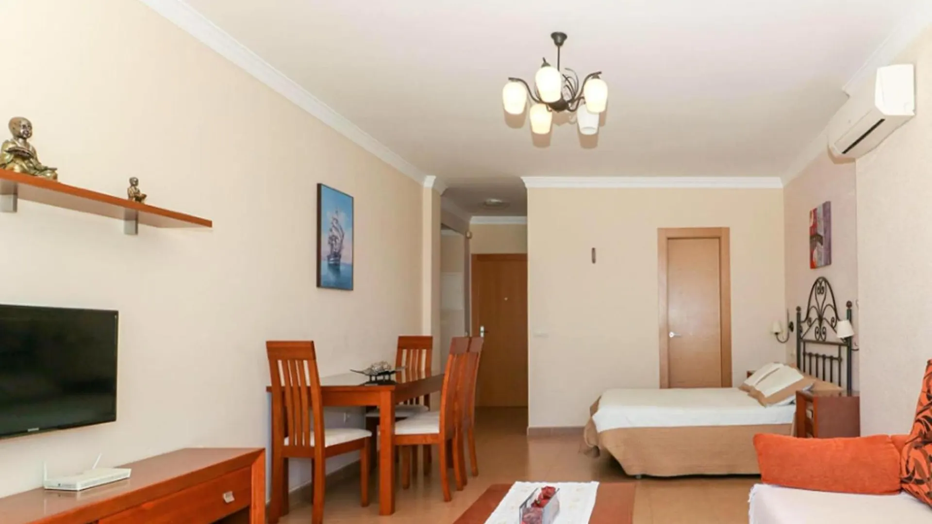 Cosy Apartment In Malaga Near The Sea